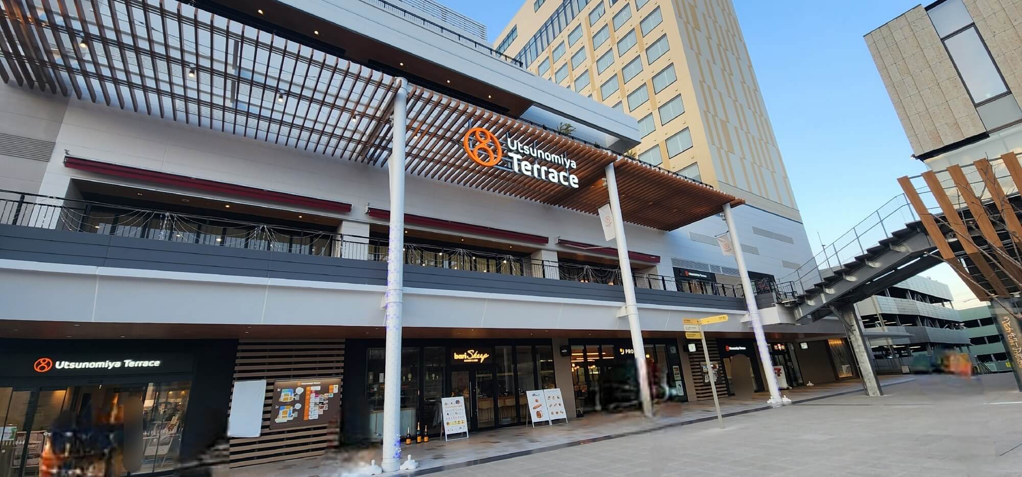 【栃木県宇都宮市】ウツノミヤテラスにあるストリートピアノ ※期間限定 - Stopi-Japan.com♪